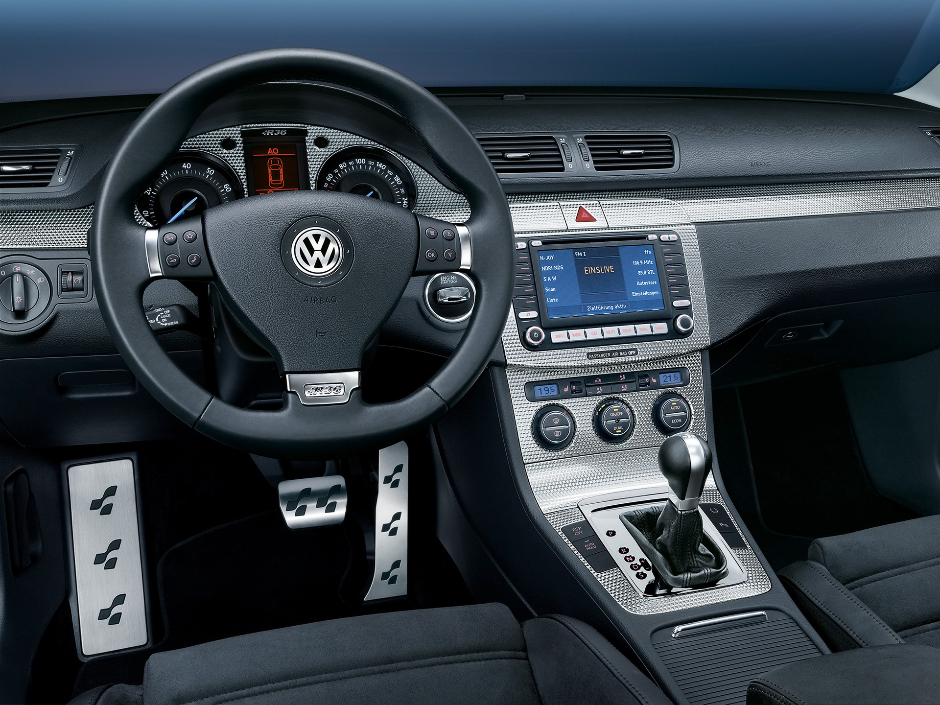 2007 Volkswagen Passat R36